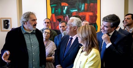 António Costa desafia autarquias a criarem rede de apoio a artistas contemporâneos
