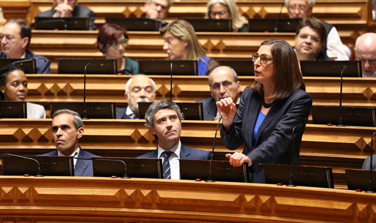 Ana Catarina Mendes saúda “compromisso inabalável” no combate às desigualdades e à pobreza
