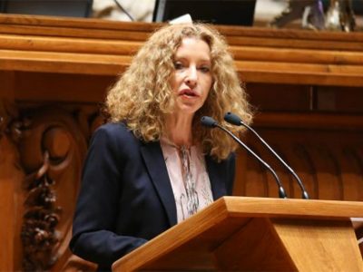 Defender financiamento às artes sem critério é “não dar valor à democracia”