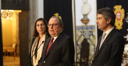 Carlos César adverte que chumbo do OE2020 seria “incompreensível” para os portugueses