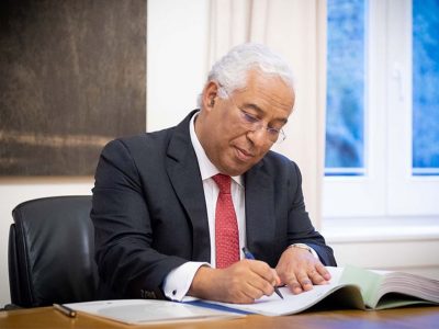 António Costa reuniu-se hoje com BE e PCP para encontrar consensos