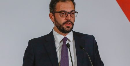 Espaço natural de entendimento do Governo é e continua a ser à esquerda