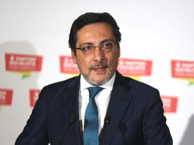 Proposta do PSD é “um logro” para “enganar deliberadamente os portugueses”