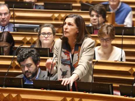 PS destaca Orçamento histórico e critica demagogia do PSD