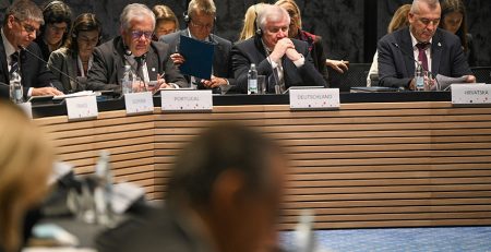 Portugal envia ajuda humanitária aos migrantes na fronteira da Grécia