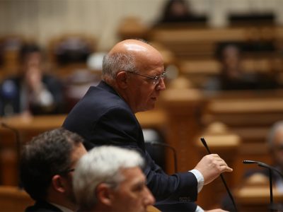 Surto do coronavírus não deve ser usado para fazer combate político