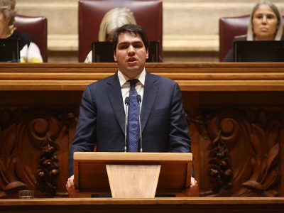 Privatização dos CTT “foi um erro”