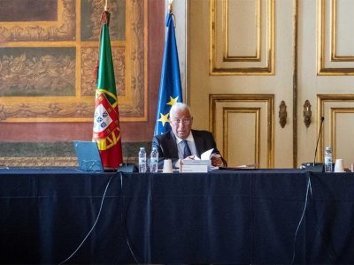 Governo debate esta sexta-feira medidas de apoio social e económico às famílias