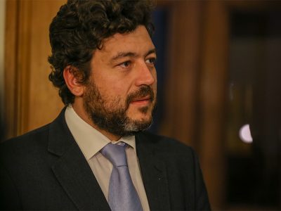 Adiamento de discussão de iniciativas visa dar capacidade de organização à AR