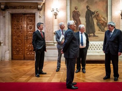 Este é o momento de começar a preparar uma reabertura gradual, progressiva e segura