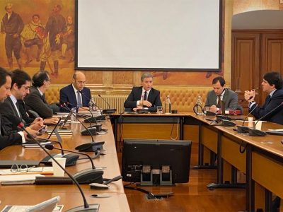Governo quer consenso político alargado para acelerar investimento público