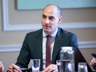 PS/Açores quer reforçar apoios a trabalhadores em 'lay-off' na Região