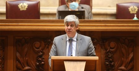 Estabilidade e previsibilidade das políticas económicas são essenciais para reforçar a confiança