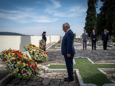 António Costa enaltece bombeiros portugueses: "só estando protegidos nos podem proteger"