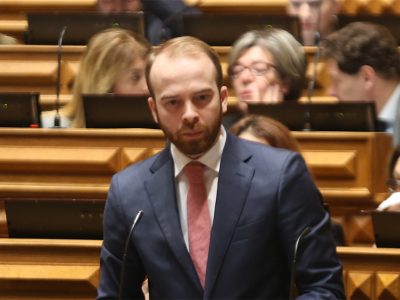Governo vai continuar a construir um “quadro de confiança” no regresso às aulas presenciais