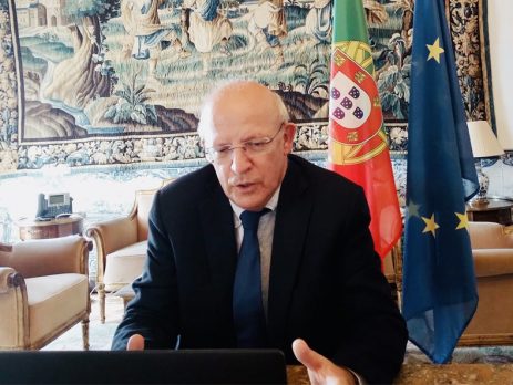 Portugal espera que Reino Unido corrija decisão “errada e absurda” rapidamente