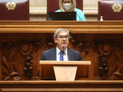 Projetos do PSD para alterar legislação do Parlamento são “formas disruptivas de populismo”