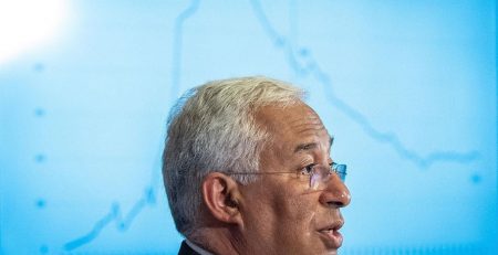 António Costa abre hoje ronda de negociações com BE e PCP