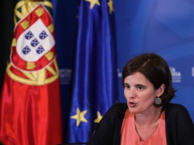 Contratação de enfermeiros estrangeiros avança por “especial interesse público”
