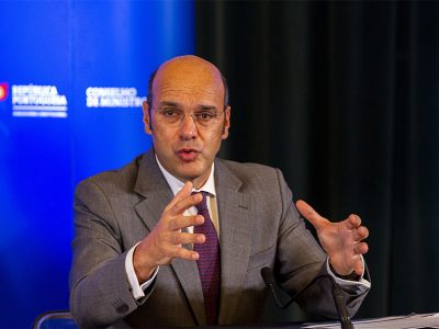 Medidas de apoio às famílias e empresas prorrogadas pelo Governo