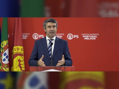 Partido Socialista lamenta que PSD “deixe cair o valor do interesse nacional”