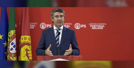 Partido Socialista lamenta que PSD “deixe cair o valor do interesse nacional”