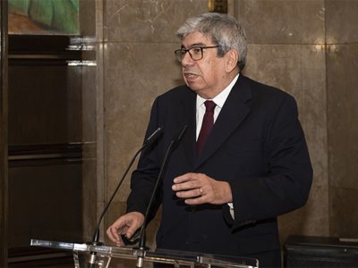 Ferro Rodrigues apela à convergência de todos para vencer desafios da crise