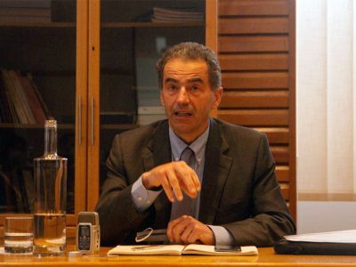 Regresso do ensino superior preparado com estratégia de testes rápidos e regulares