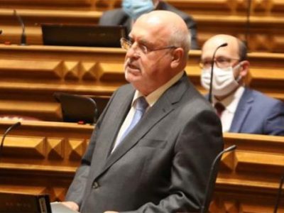 Conselho Europeu vai analisar distribuição justa das vacinas por todos os Estados-membros