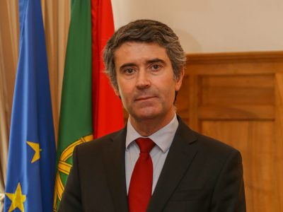 Vacinação de titulares de órgãos de soberania “é imperativo de Estado e de saúde pública”