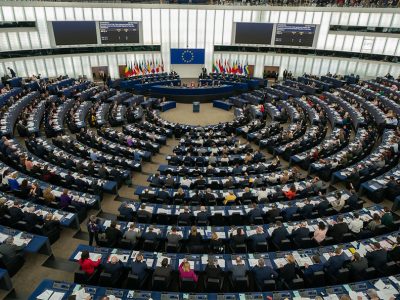 Eurodeputados socialistas lamentam “pequena política” da direita portuguesa