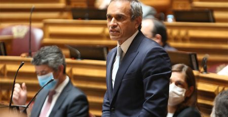 Carlos Pereira defende que há que acelerar a participação da Região no Banco de Fomento