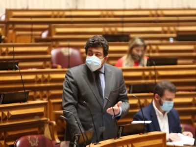 Processo de vacinação está a decorrer como planificado e com cobertura superior a alguns parceiros europeus
