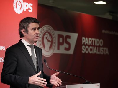 PS congratula-se com anúncio de aumento da testagem e lamenta que Rui Rio esteja “já com os olhos postos” nas autárquicas
