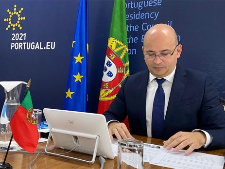 Presidência portuguesa quer encontrar “soluções para impacto assimétrico da crise”