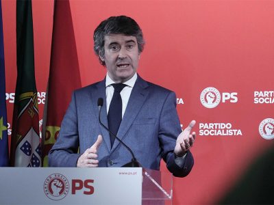 PS defende medidas “ponderadas” para desconfinamento “lento, gradual” e que permita “recuar sem correr riscos”
