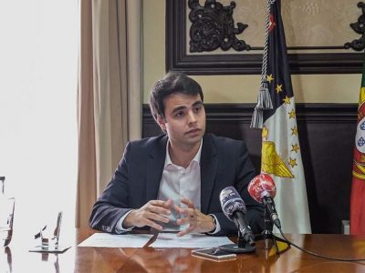 PS apresenta medida para incentivar a contratação de jovens trabalhadores