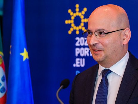 UE adota novo programa europeu de investimento para gerar 370 mil ME