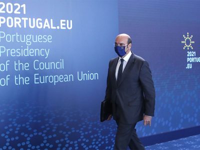 UE deve ser mais autónoma na produção de bens críticos