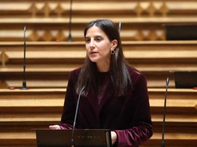 PS defende uma UE com papel mais ativo na segurança e defesa