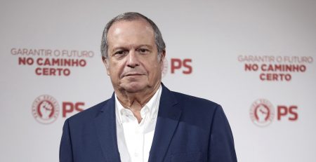 Carlos César