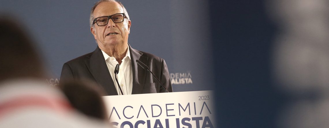 Carlos César, Academia Socialista