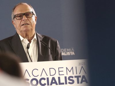 Carlos César, Academia Socialista